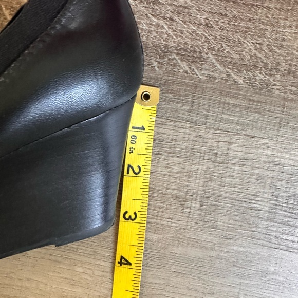 EUC Tory Burch Caroline 65MM Black Leather Wedge - Picture 9 of 9